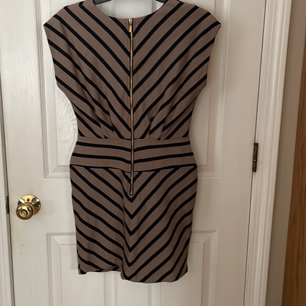 NEW with tags Ark & Co fabulous dress size small. Stunning!! - Picture 6 of 10